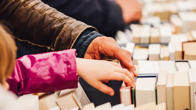 Brocante, rue Toussaint