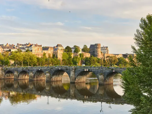 Pont de Verdun à Angers au coucher de soleil
