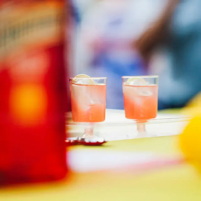 Dégustation d'un cocktail Cointreau