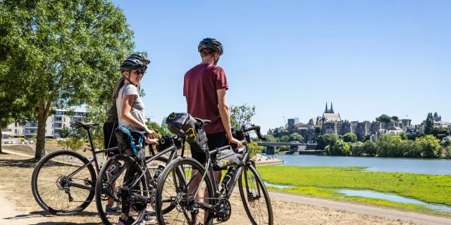 Gravel bike and bickpacking circuit