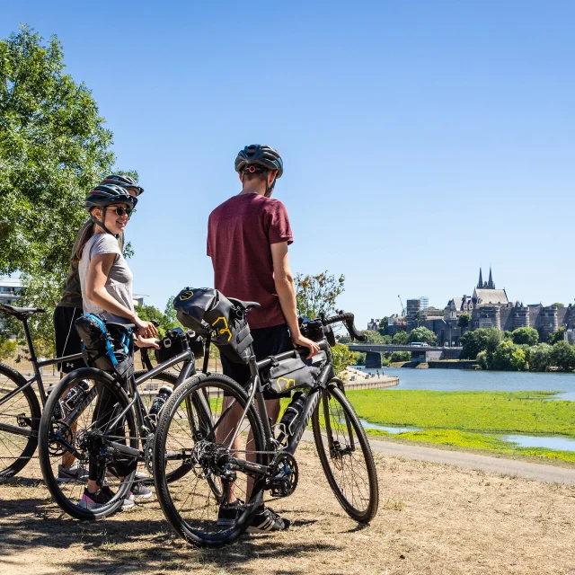 Gravel bike and bickpacking circuit