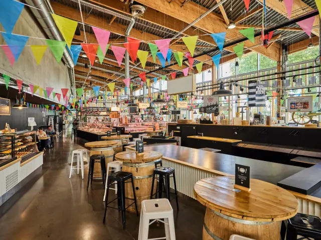 Les Halles Coeur De Maine Biltoki