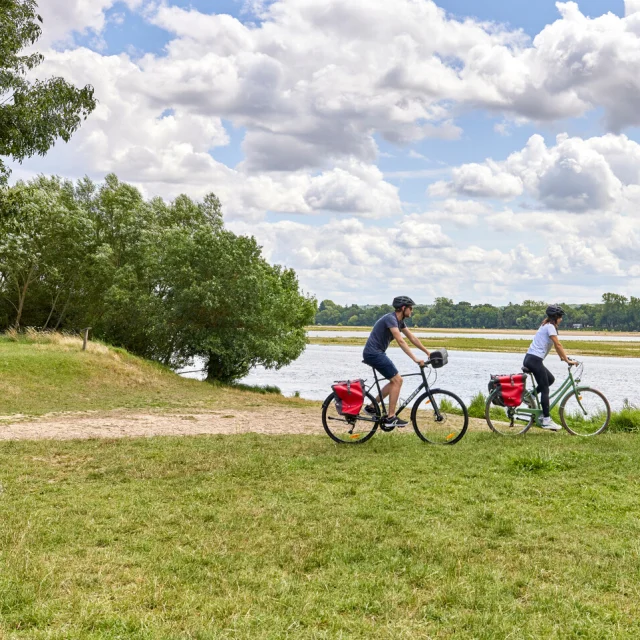 Friends out cycling along the Loire
