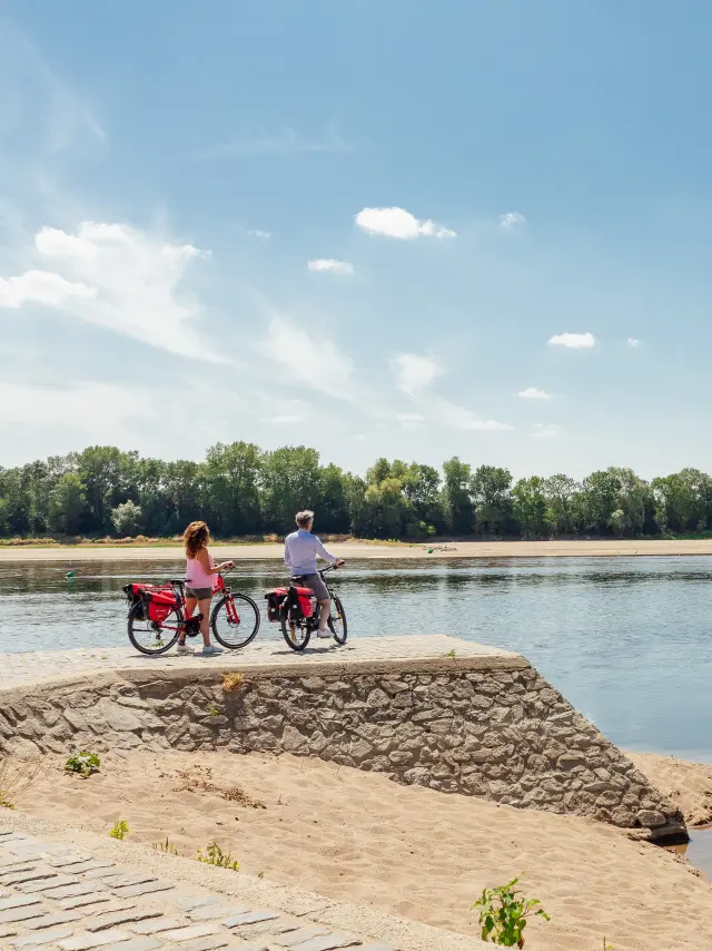 Cycling along the Loire