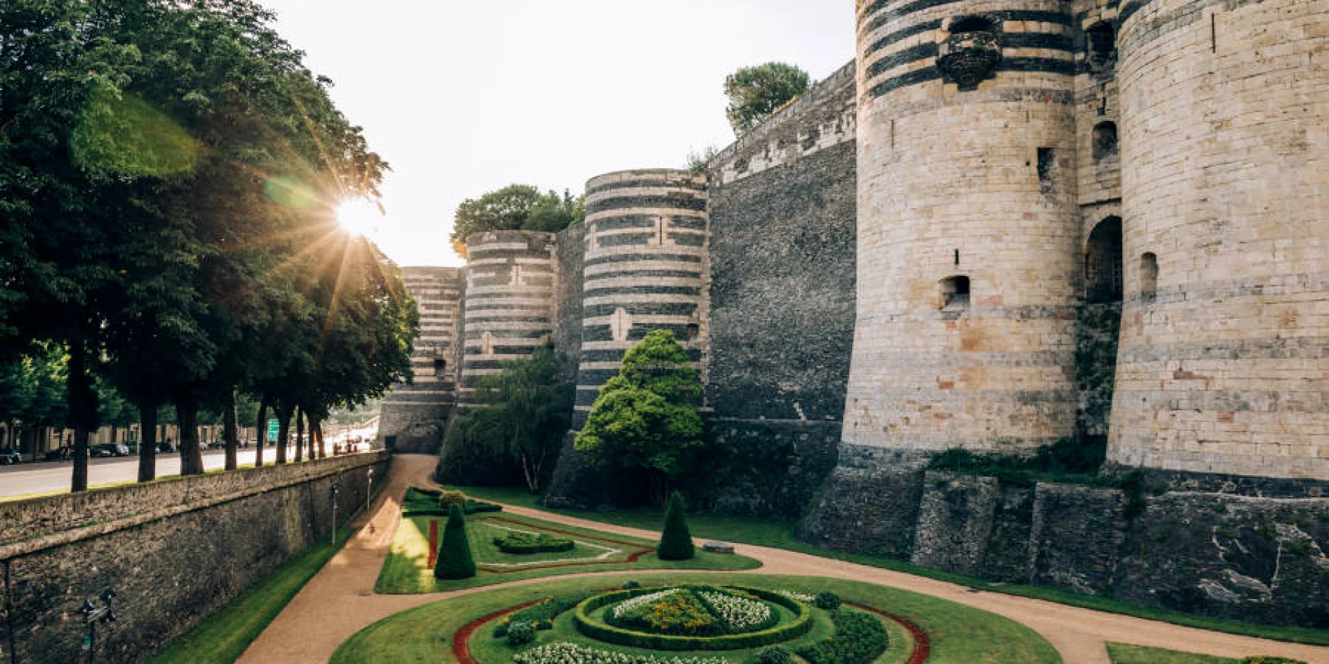 Ramparts Chateau Peligros