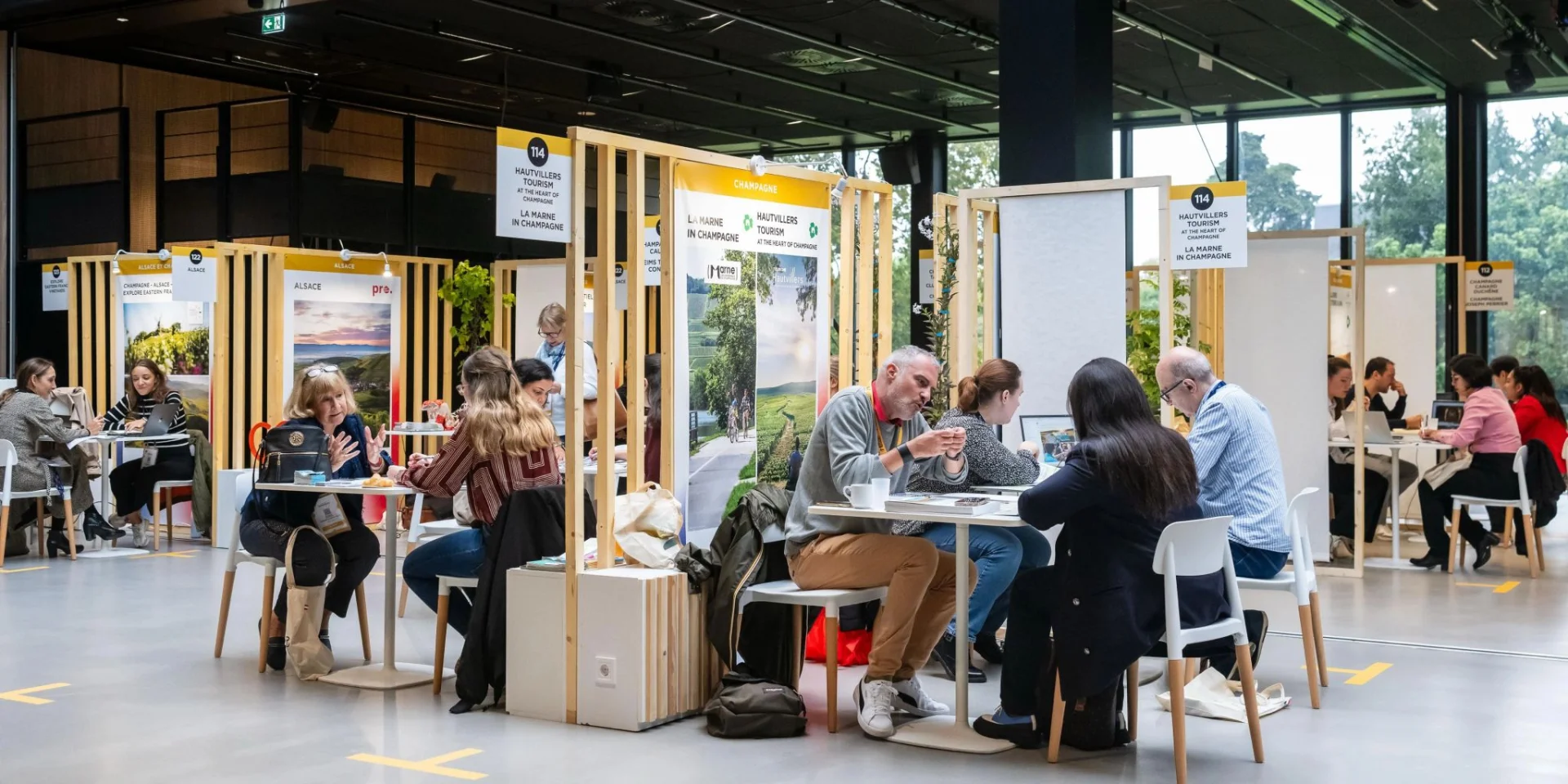 Destination Vignoble wood exhibition