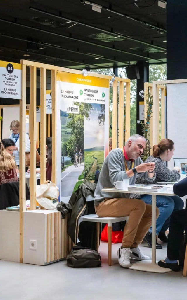Destination Vignoble wood exhibition