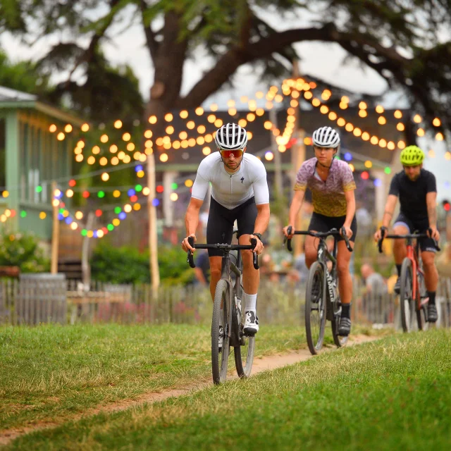 Teambuilding gravel angers Bords de Loire
