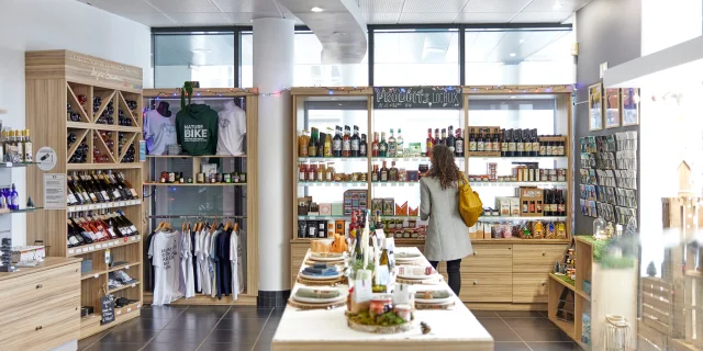 La Boutique De L Office De Tourisme Angers