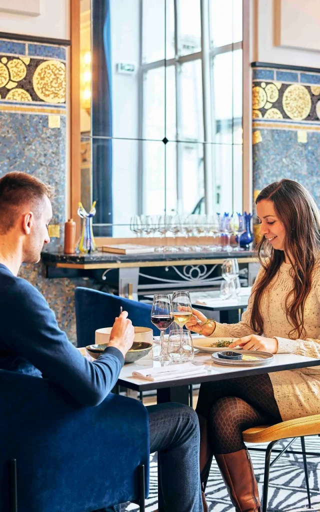 Couple déjeuner au restaurant Odorico de l'Hôtel d'Anjou à Angers pour la St-Valentin