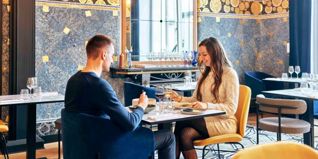 Couple déjeuner au restaurant Odorico de l'Hôtel d'Anjou à Angers pour la St-Valentin