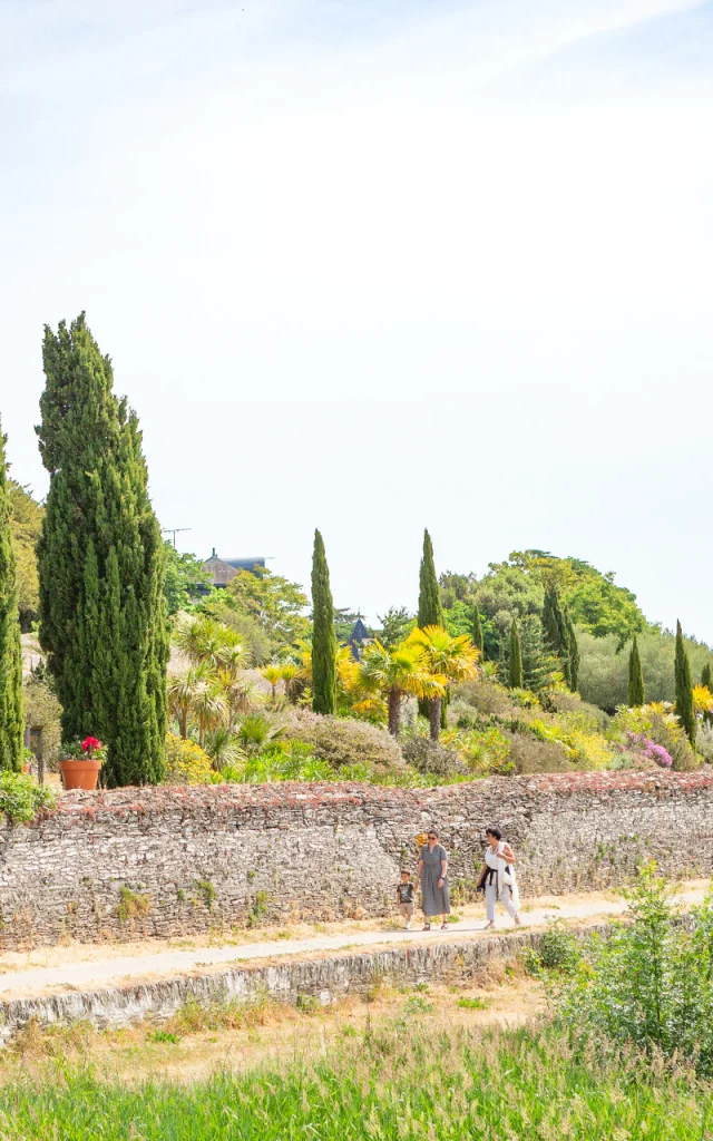 Jardin méditerranéen vue depuis le bord de Loire