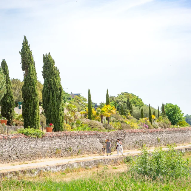Jardin méditerranéen vue depuis le bord de Loire