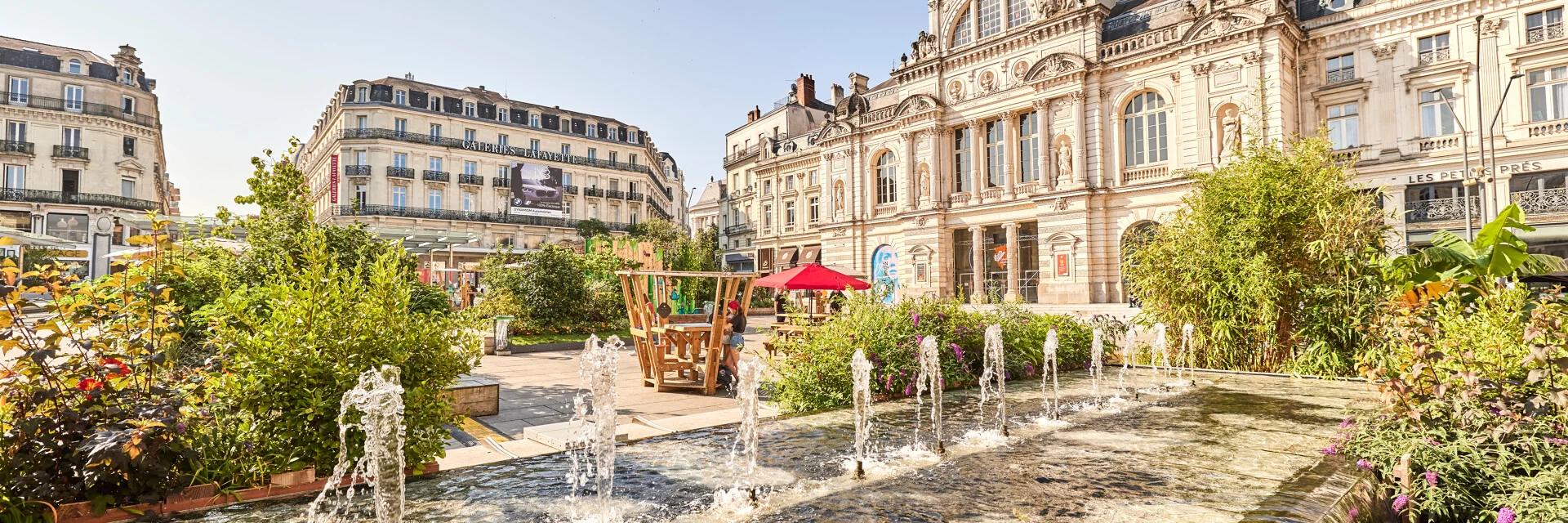 ue sur la fontaine et sur le Grand théâtre