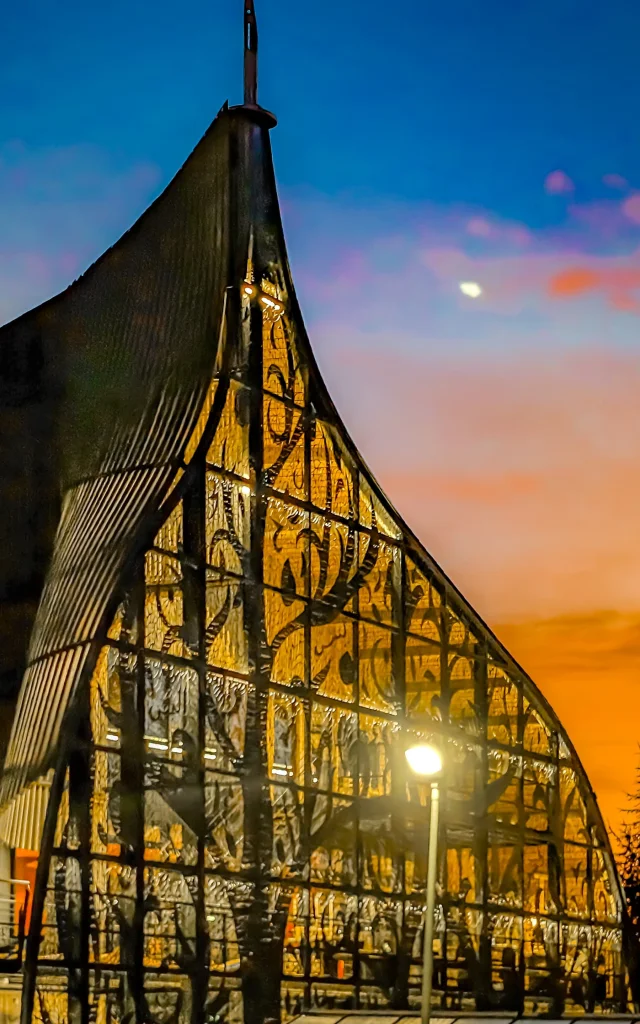 Centre culturel turc de Trélazé, plan large au coucher du soleil
