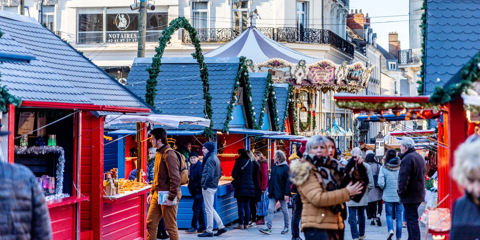 Châlets sur le marché de Noël d'Angers