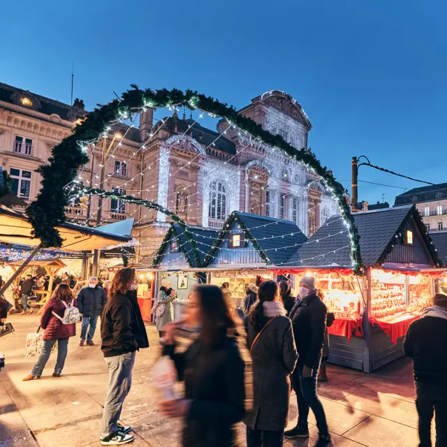 Marché de Noël pendant Soleils d'hiver - Place du Ralliement à Angers