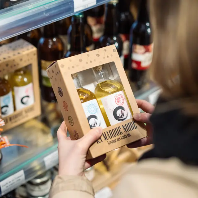 Idées cadeaux disponibles à la boutique de l'Office de tourisme d'Angers.
