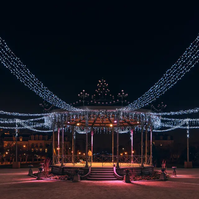Kiosque du Jardin du Mail illuminé pour Soleils d d'hiver