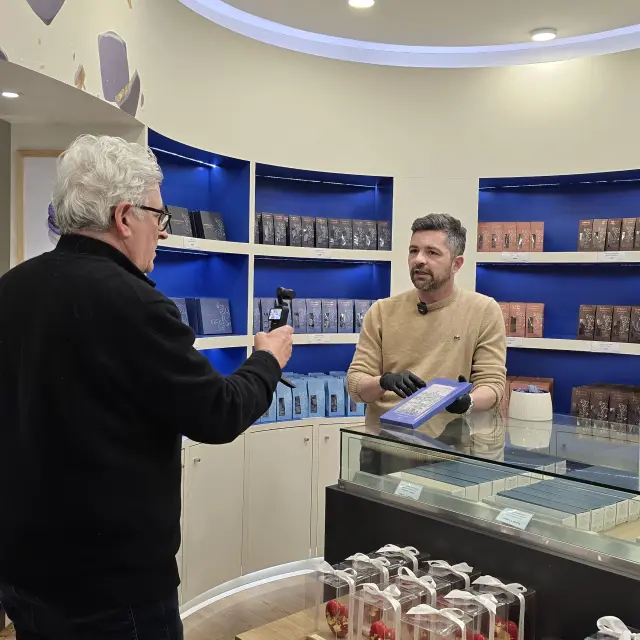 Interview accueil journaliste au Quernon d'Ardoise