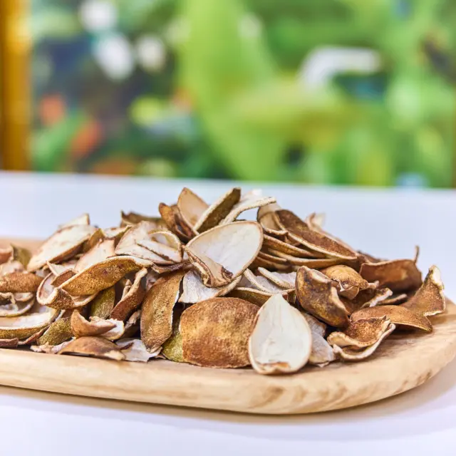 Ecorces d'oranges Cointreau en exposition lors d'une visite guidée