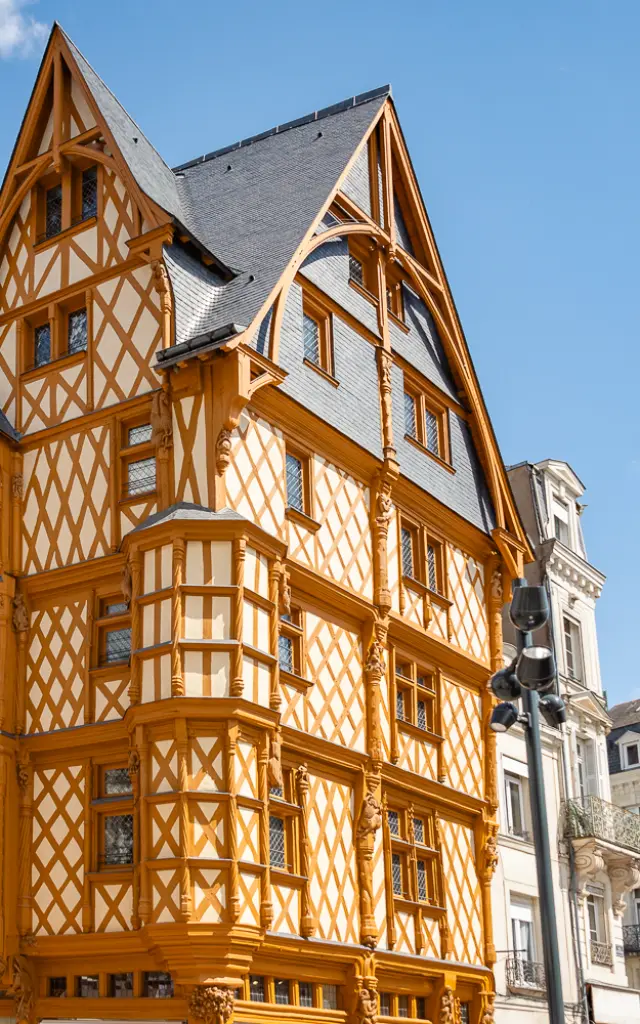 Maison d'Adam au Printemps