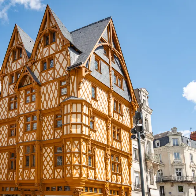 Maison d'Adam au Printemps