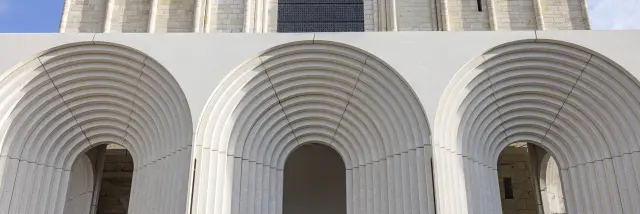 Galerie contemporaine de la Cathédrale Saint-Maurice d'Angers