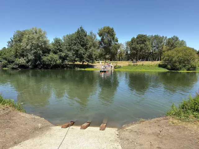 Bac de la plage à Rives-du-Loir-en-Anjou